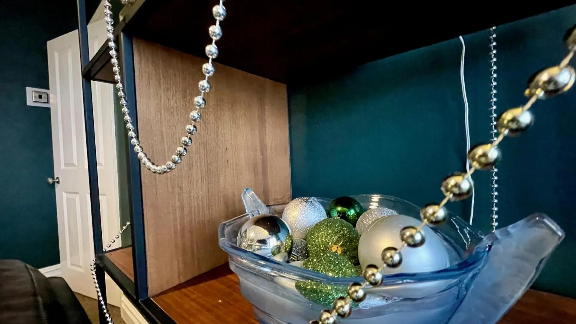 Stylish And Artistic Flat In Southend On Sea Apartment